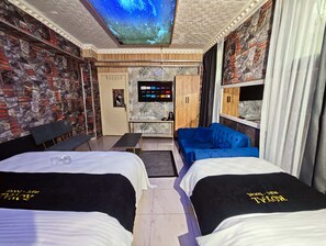 Basement Family Room | Egyptian cotton sheets, premium bedding, down comforters, minibar - Royal Hotel-Kumkapi (Istanbul)