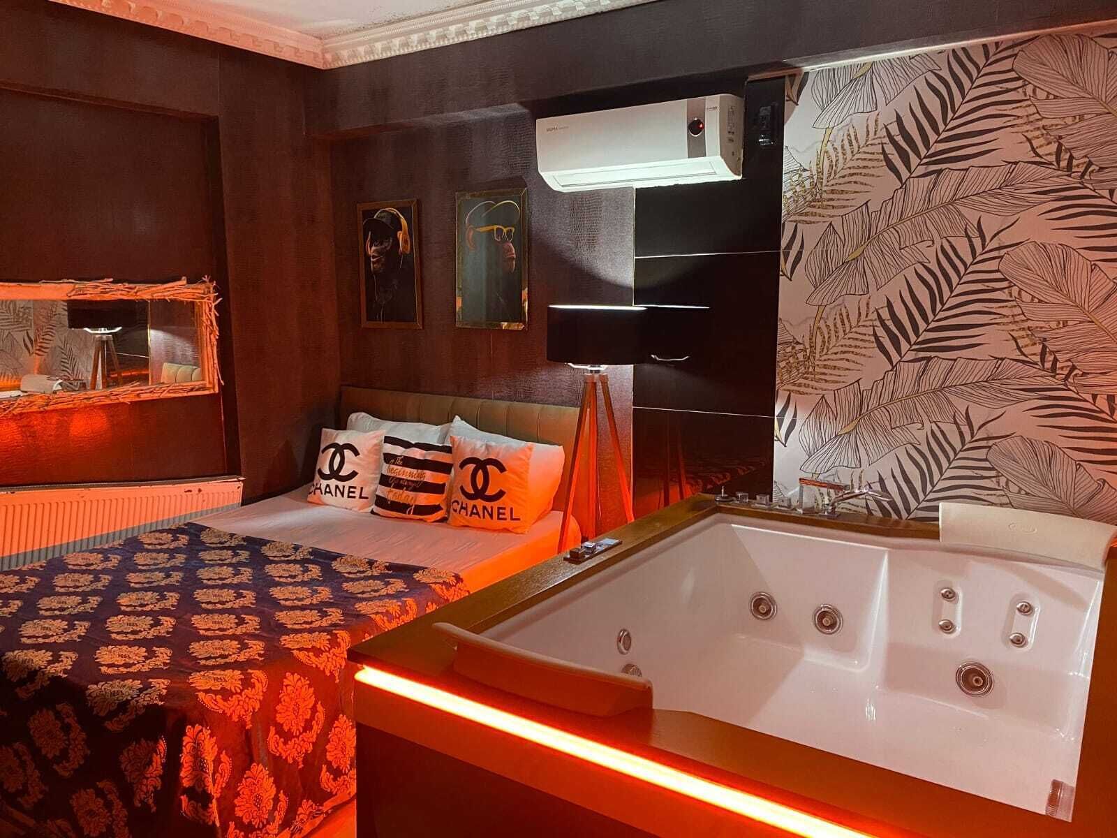 King Room With Jacuzzi | Egyptian cotton sheets, premium bedding, down comforters, minibar