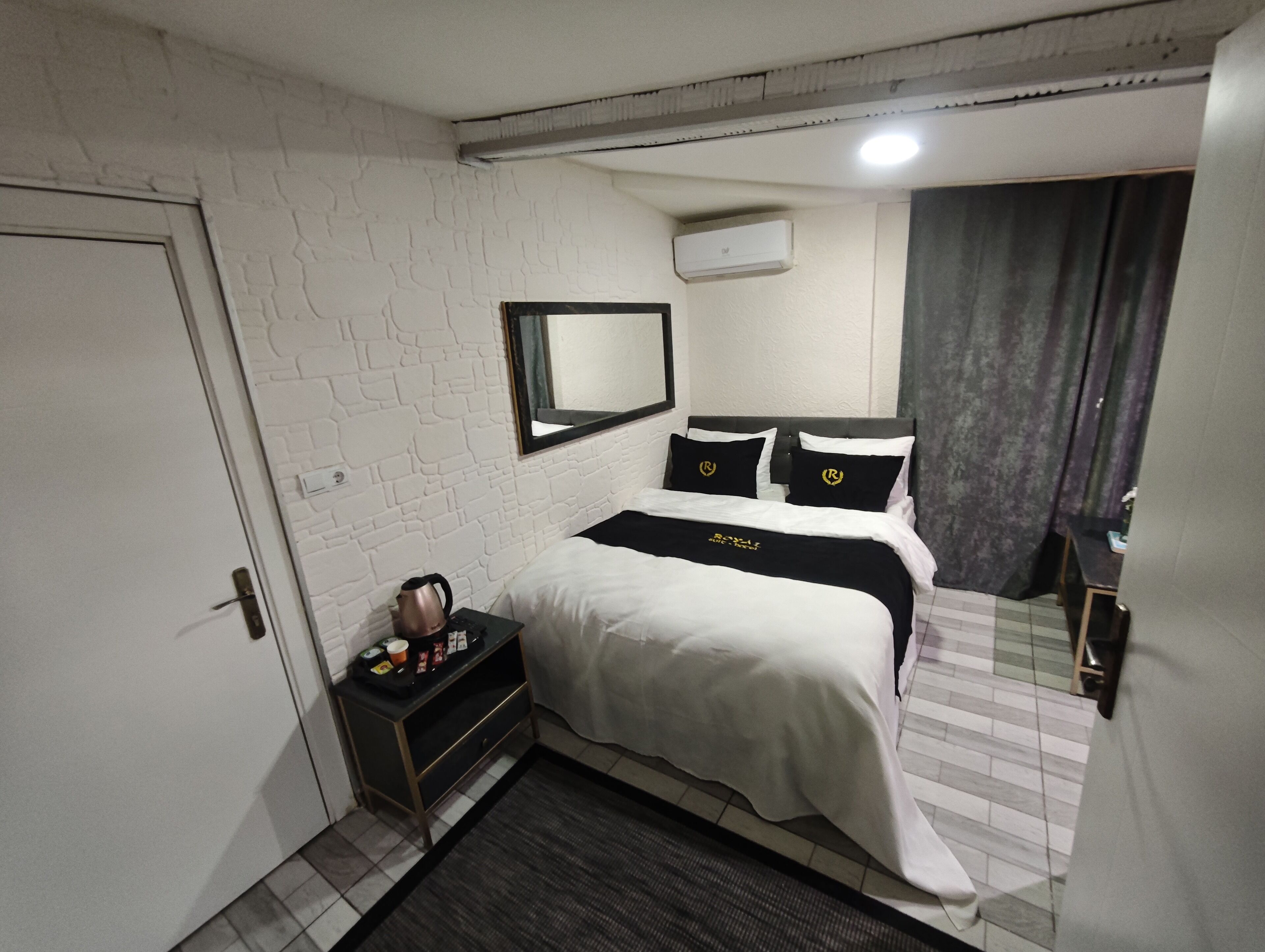 Economy Double Room | Sábanas de algodón egipcio, ropa de cama de alta calidad y edredón 