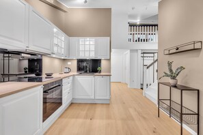 Apartment (3 Bedrooms) | Private kitchen - TotalApartments Storgata City Apartment (Tromsø)