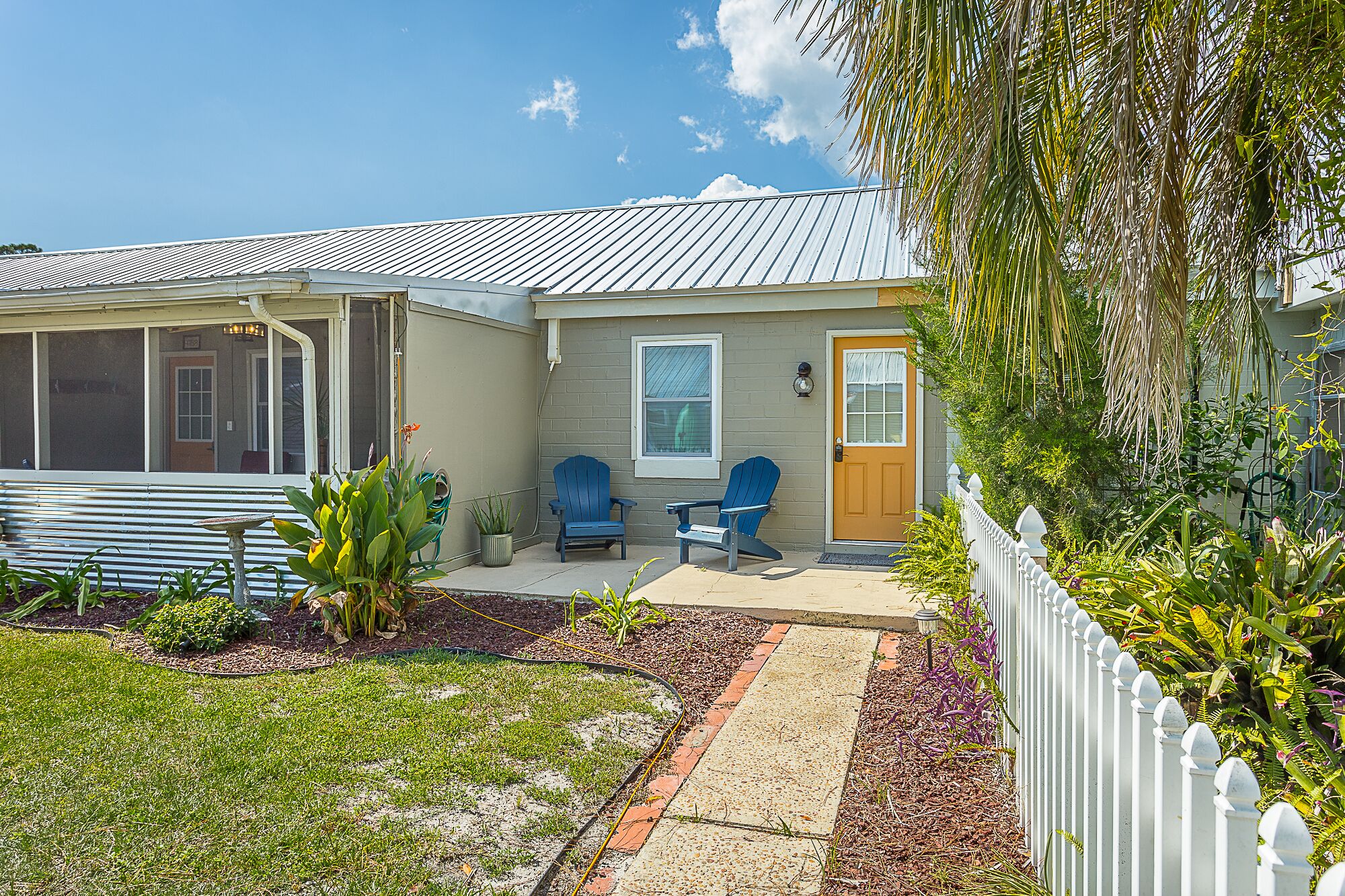 New Listing! Seashell 2 1BR/1BA duplex