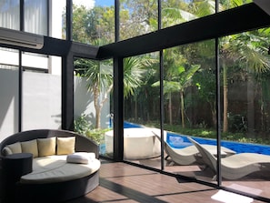 Vila, 1 quarto | Área de estar | TV