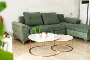 Coin salon dans le hall