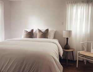 6 bedrooms, iron/ironing board, travel cot, WiFi