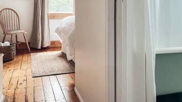 6 chambres, fer et planche à repasser, lit parapluie, Wi-Fi