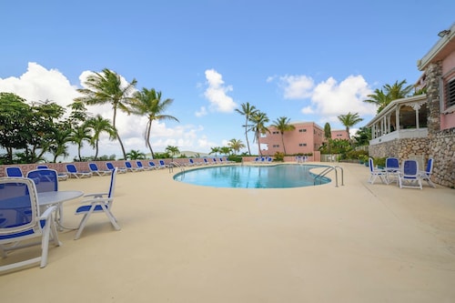 3-bedroom condo w/ amazing Ocean views!