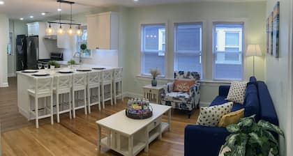 NEWLY RENOVATED. 10 MINS TO BOTON. 3bds/2bths in a small friendly neighborhood.