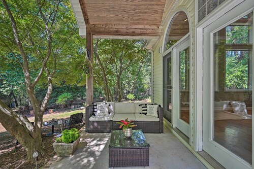 2 Mi to Clemson: Central Villa w/ Deck, Near Lakes