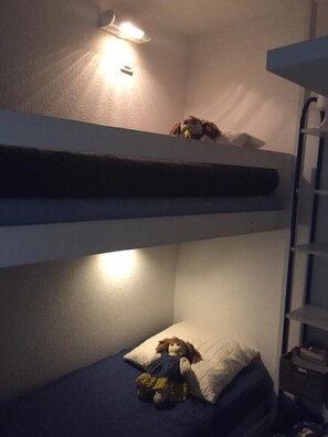 1 bedroom, iron/ironing board, WiFi, bed sheets - Nice 36 m² with balcony and pool near beaches (Antibes)