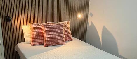 1 makuuhuone, silitysrauta/-lauta, Wi-Fi, vuodevaatteet