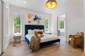 4 bedrooms, iron/ironing board, travel cot, WiFi - ModernLuxury/PeacefulCreek/HotTub/PoolTable/Swings (Broken Bow)