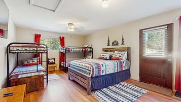 3 bedrooms, internet, bed sheets