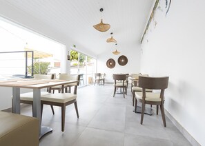 Desayuno continental gratuito y diario