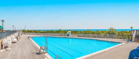 屋内プール、温水プール
