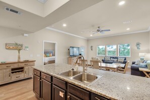 Interior - ☀️January Snowbird Discounts! ☀️ 3BR • Walk2Beach • Heated Pool + Hot Tub • Aler (Miramar Beach)