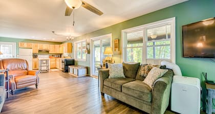 Private mountain getaway with firepit, amazing views & EV charger - dog-friendly