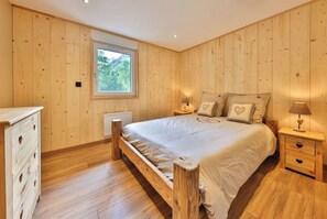 3 chambres, fer et planche à repasser, lit parapluie, Wi-Fi gratuit