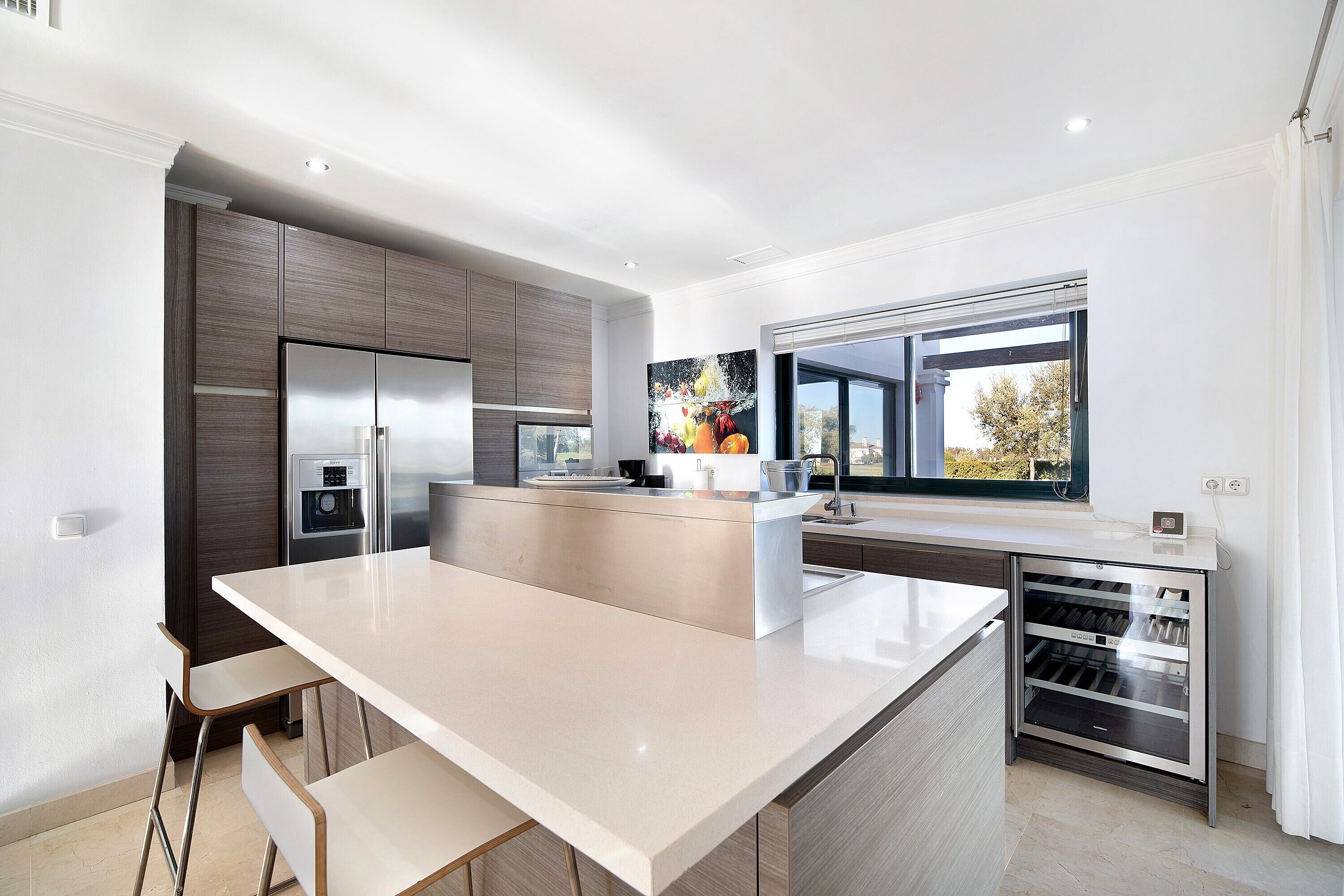 Køleskab, mikrobølgeovn, ovn, kogeplade