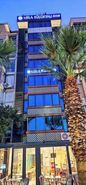 Front of property - Mira Hotel Küçükyalı (Izmir)