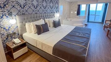 Deluxe Sea View | Free WiFi