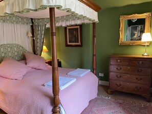 3 Schlafzimmer, Schreibtisch, Bügeleisen/Bügelbrett, kostenloses WLAN