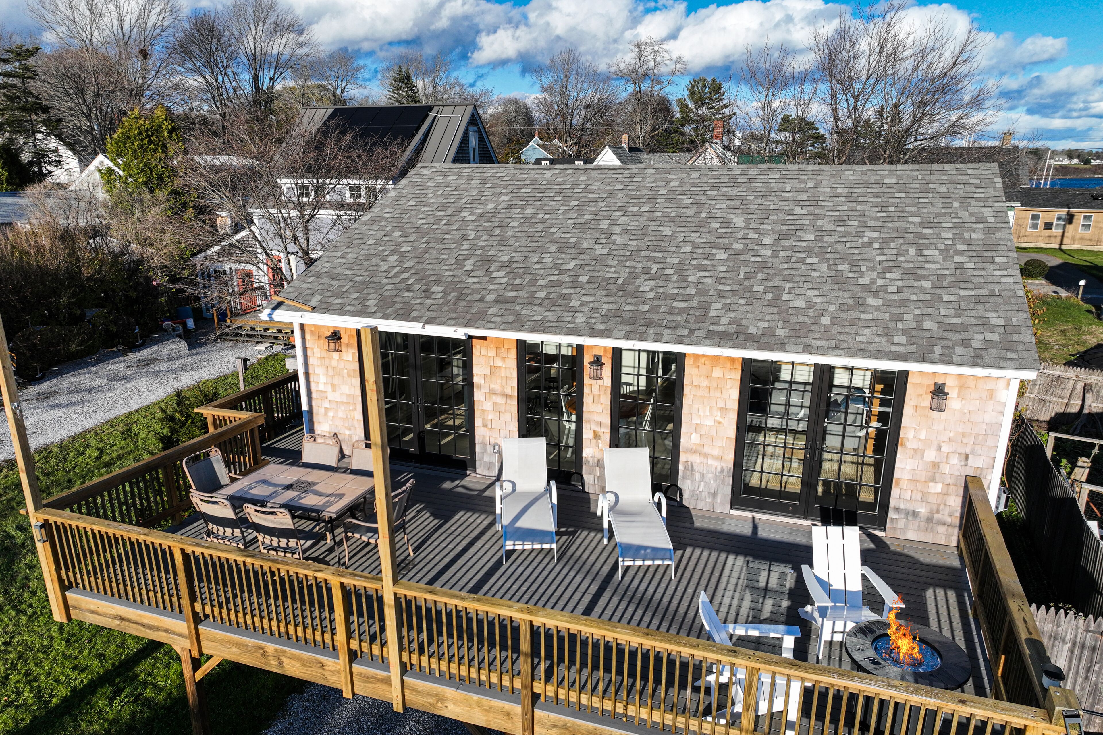Snowbird-friendly house with alfresco deck, harbor view, & W/D - walk everywhere
