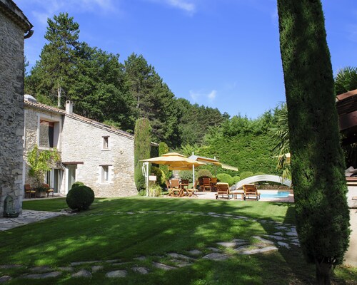 Gite Studio Standard Dans Demeure Provençale en Pleine Nature, spa et Piscine