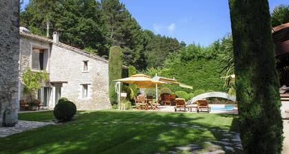 Gite Studio Standard Dans Demeure Provençale en Pleine Nature, spa et Piscine