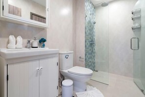 Apartment, 1 Bedroom | Bathroom