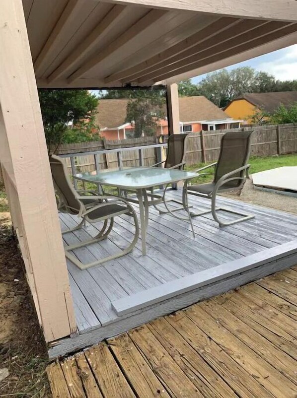 Outdoor dining
