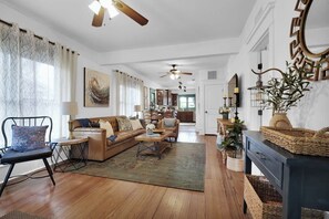 Luokittelematon kuva, 5 kautta 52, painike