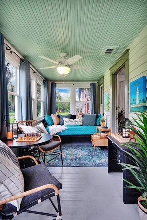 Luokittelematon kuva, 4 kautta 52, painike