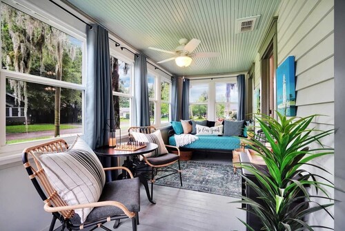 Tranquil Avondale Home, Walkable to Food & Shops!