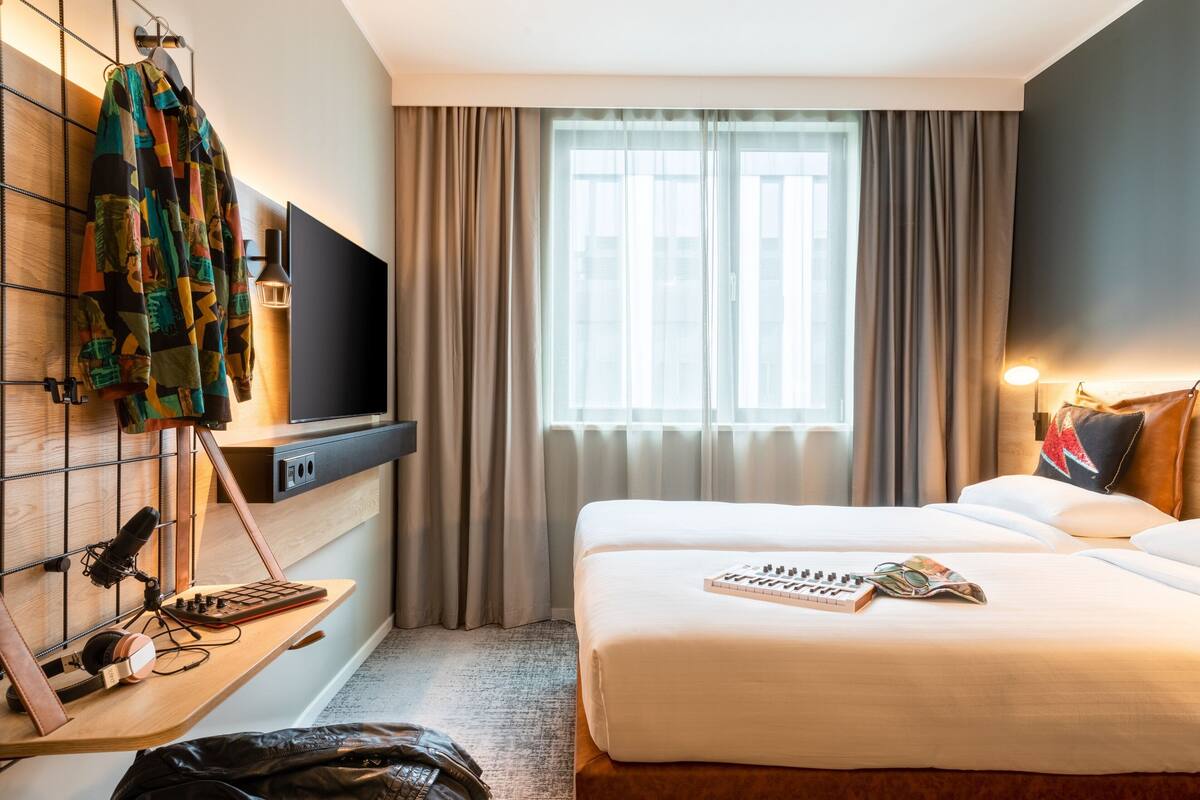 room, 2 single beds | 1 bedroom, hypo-allergenic bedding, desk, laptop workspace