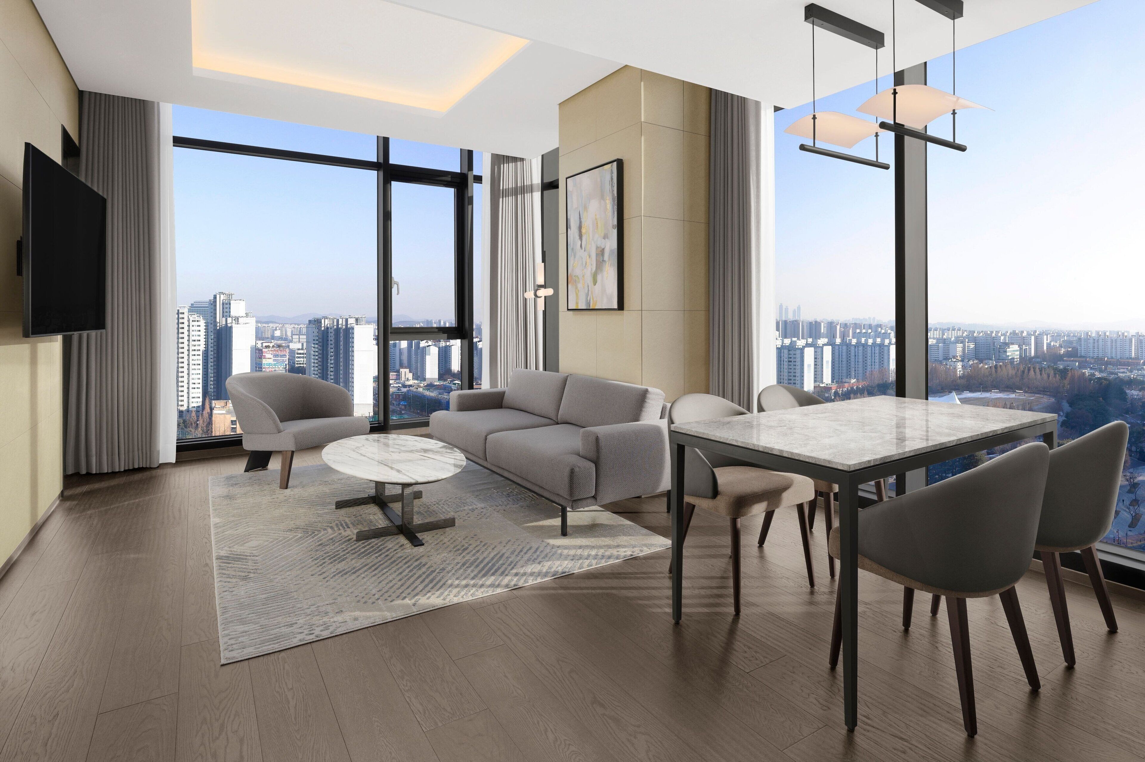 케이블 채널 시청이 가능한 65인치 스마트 TV, TV