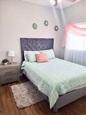 4 habitaciones, escritorio y wifi gratis 