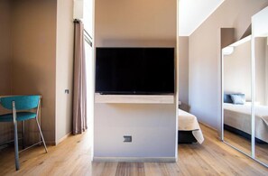 1 bedroom, in-room safe, iron/ironing board, travel cot - NEW SUITE WITH BALCONY LOCATED IN THE HEART OF MILAN <br>Moscova.suites.apartments  (Milano)