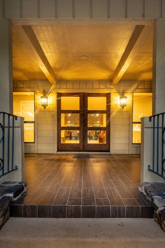 Mustang Meadows: Luxury Texas Hill Country Retreat