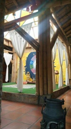 Unclassified image, 2 of 13, button