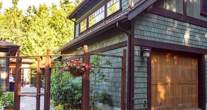 Welcome to our Romantic Country Getaway nestled on a treed 10 acres.