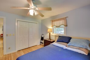 2 habitaciones, escritorio, internet gratis y ropa de cama 