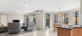 Oasis Springs - Charming home in the heart of Clifton Springs.