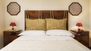 6 bedrooms, iron/ironing board, free WiFi, bed sheets
