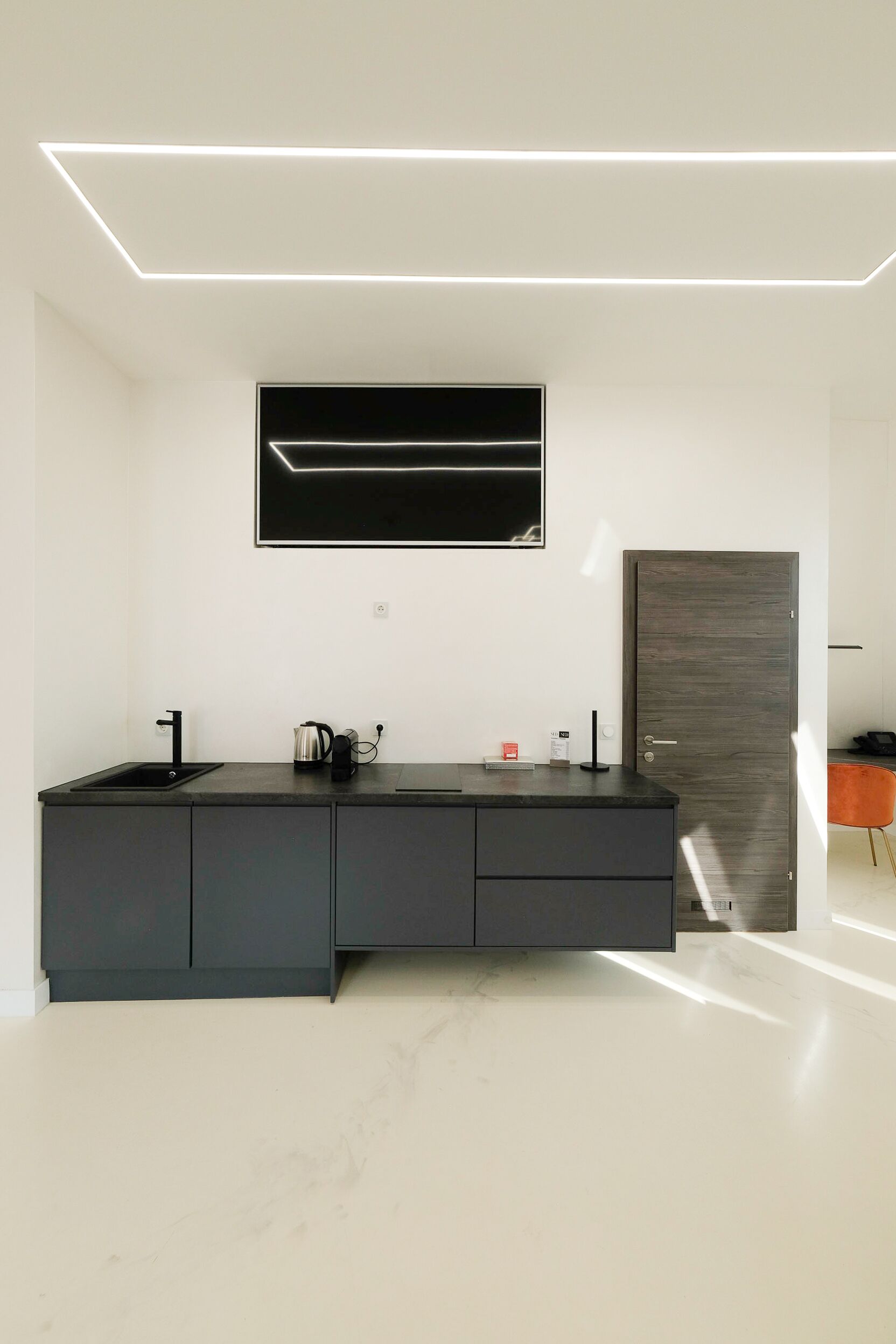 presidential studio suite | in-room dining