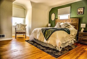 5 habitaciones, tabla de planchar con plancha y cuna de viaje 