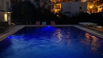 Sesongbasert utendørsbasseng