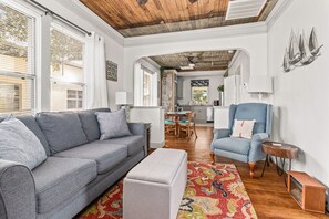 TV - Renovated Bungalow near Downtown Pensacola with King Bed! (Pensacola)