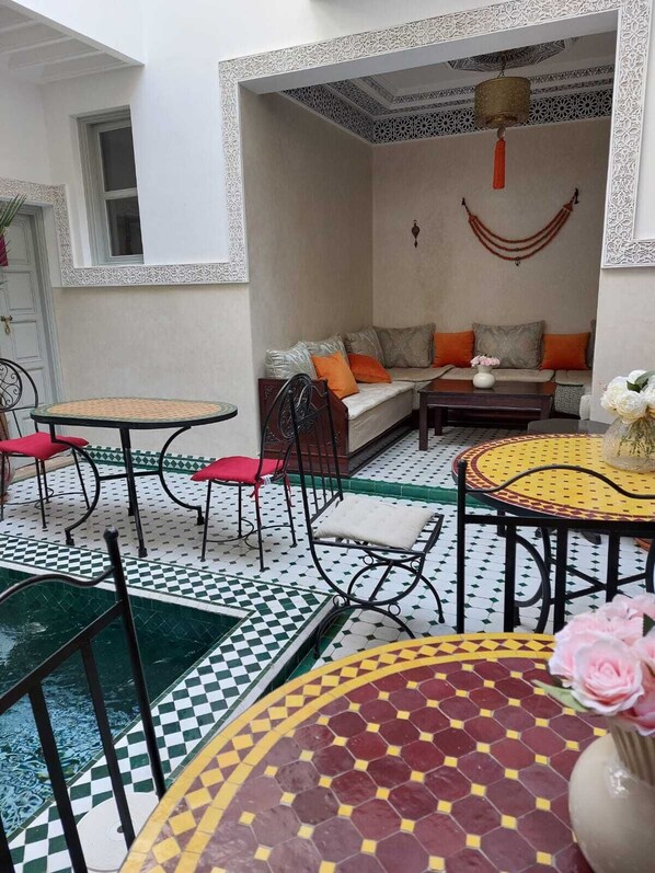 تناول الطعام