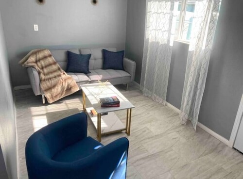 Beautiful Apartment - 10 min to Morongo Casino & Near Highway!