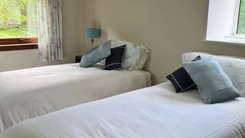 3 bedrooms, iron/ironing board, travel crib, WiFi